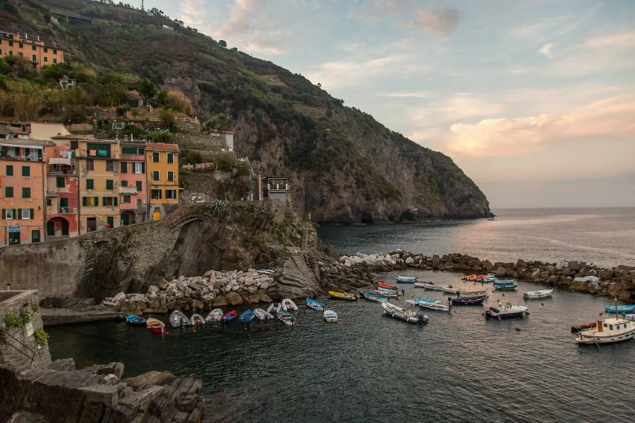 Orto Al Mare Room Rental Riomaggiore Italy